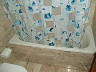 Badewanne mit Dusche Badewanne Dusche - Behindertenfreundliche seniorengerechte Ferienwohnung Appartement Gran Canaria Kanarische Inseln